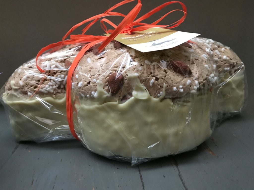 Colomba classica con fondo di Cioccolato bianco