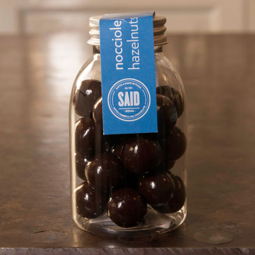 Dragee's di nocciole al cioccolato fondente